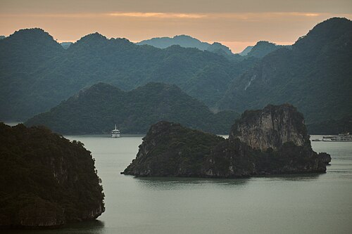 Hạ Long Bay, Quảng Ninh
